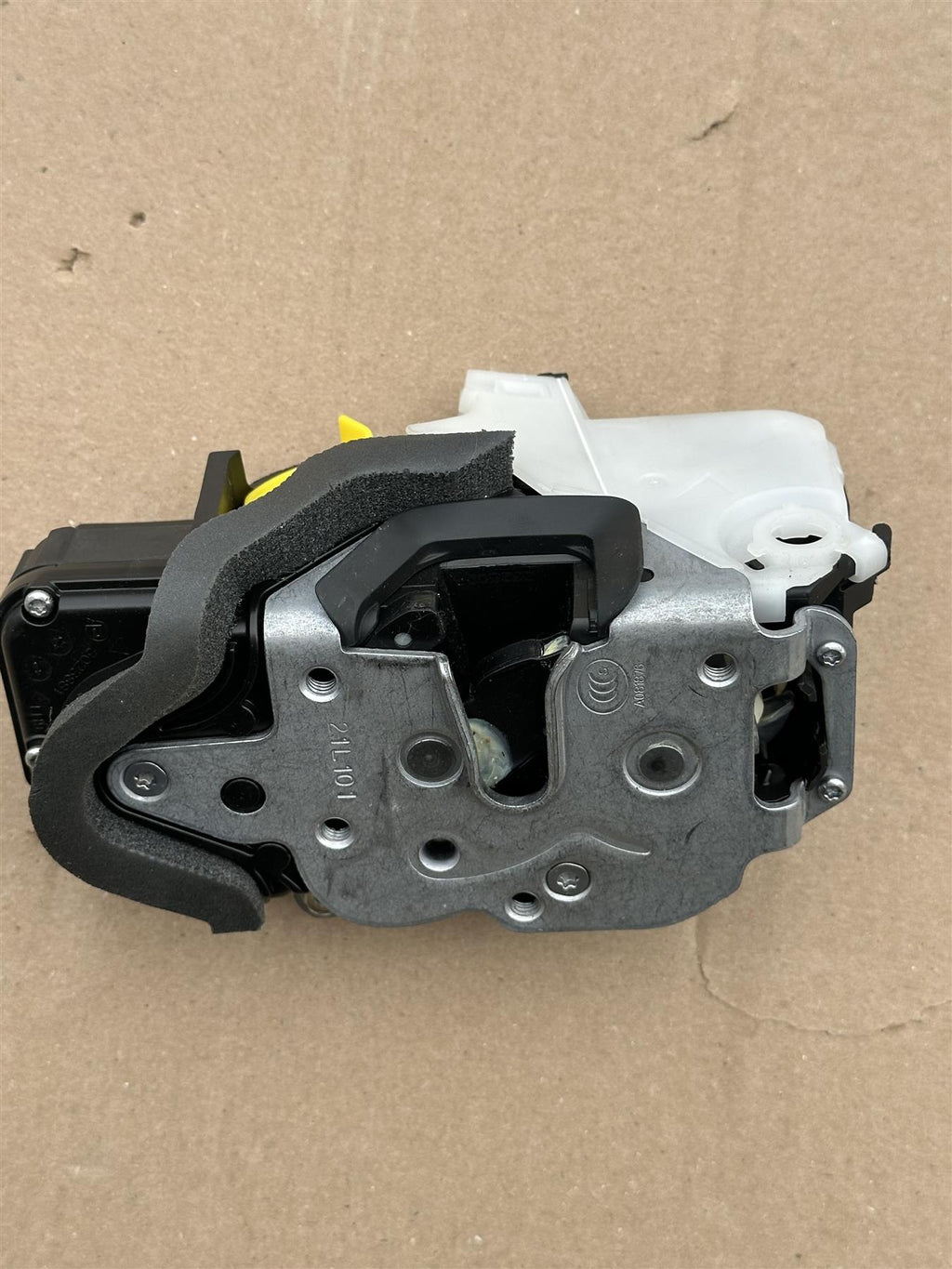 Genuine GM 13579522 Front Left Driver Door Latch Lock Actuator