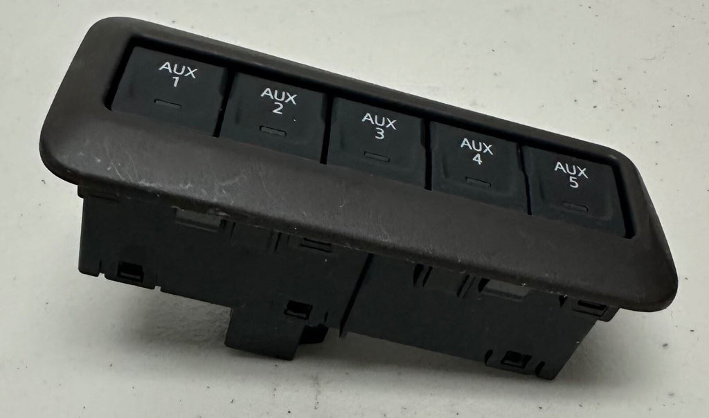 84688686 New GM 9L7 Auxiliary Multi Switch Brown for 2019-2023 Sierra Silverado
