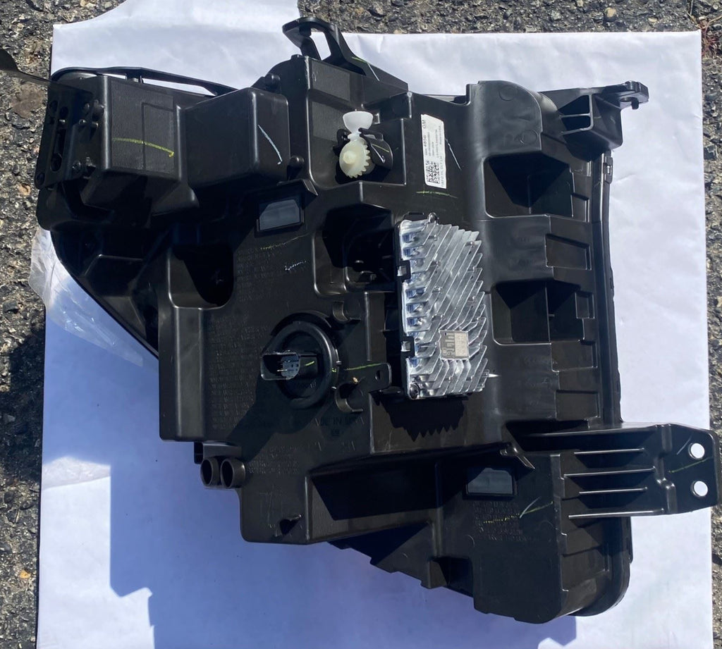 OEM 2022-2026 GMC Sierra 1500 LED Headlight 85064856 Driver Left Grade B Scratch