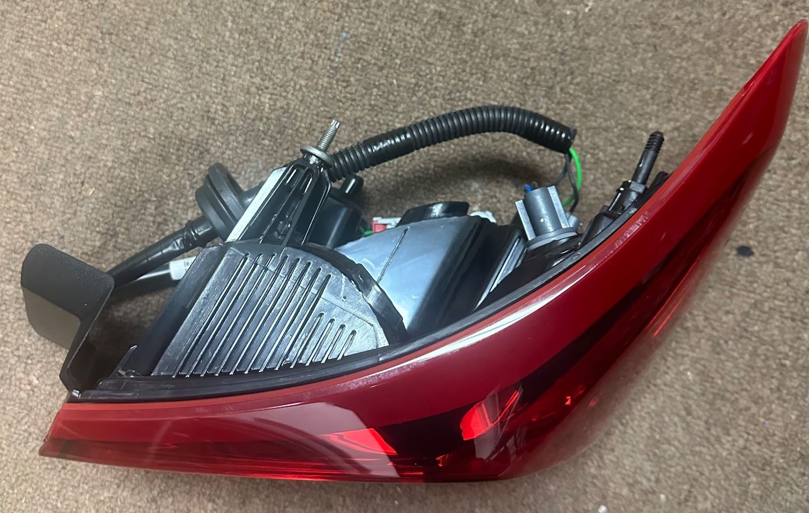 OEM | Tail Light Passenger fits 16-24 Chevy Malibu 84516375