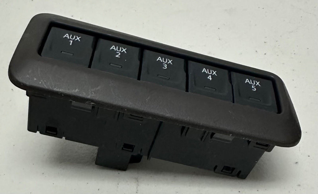 84688686 New GM 9L7 Auxiliary Multi Switch Brown for 2019-2023 Sierra Silverado