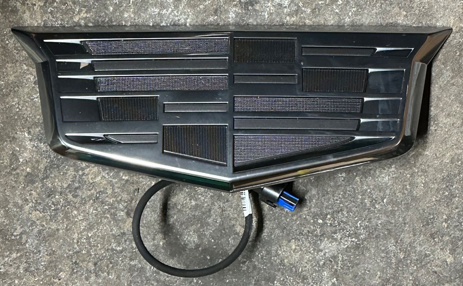 OEM | Emblem Liftgate Release Switch 2021 2022 2023 Cadillac Escalade  84814035
