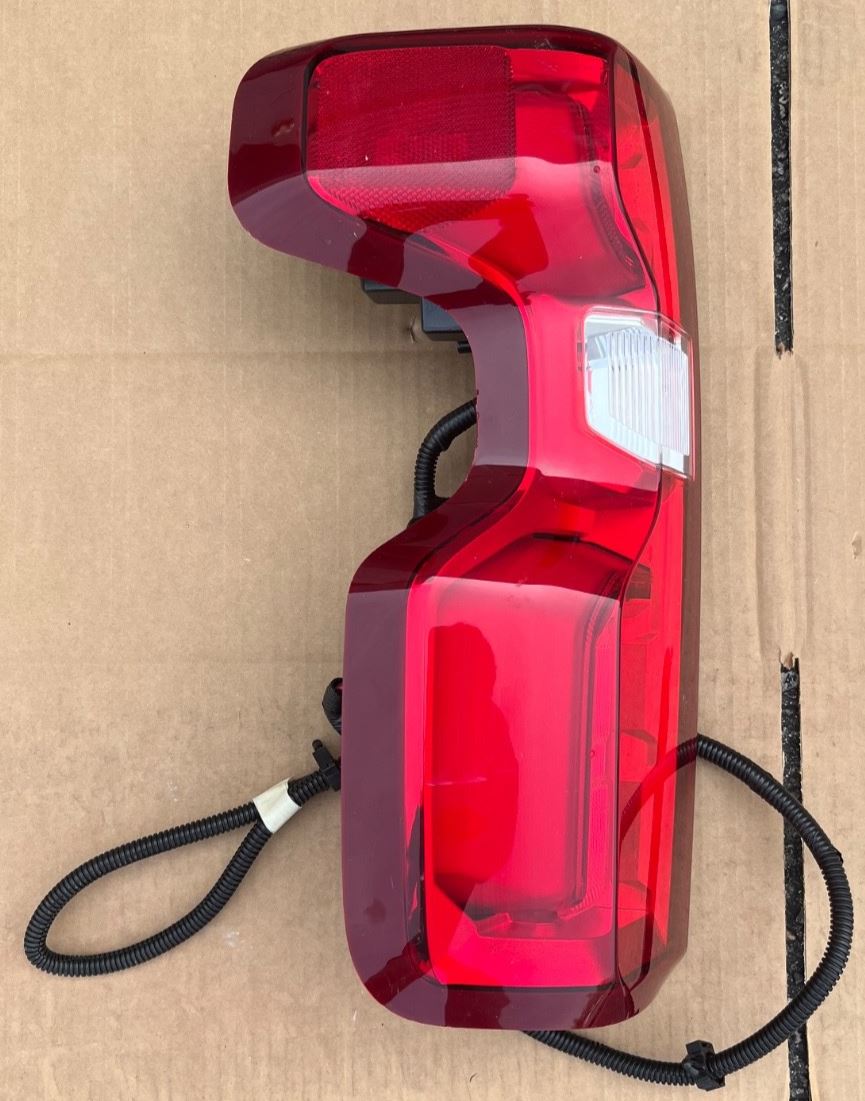 OEM | Rear Tail Light Driver Side fits 2019-2021 Chevrolet Silverado 87826666