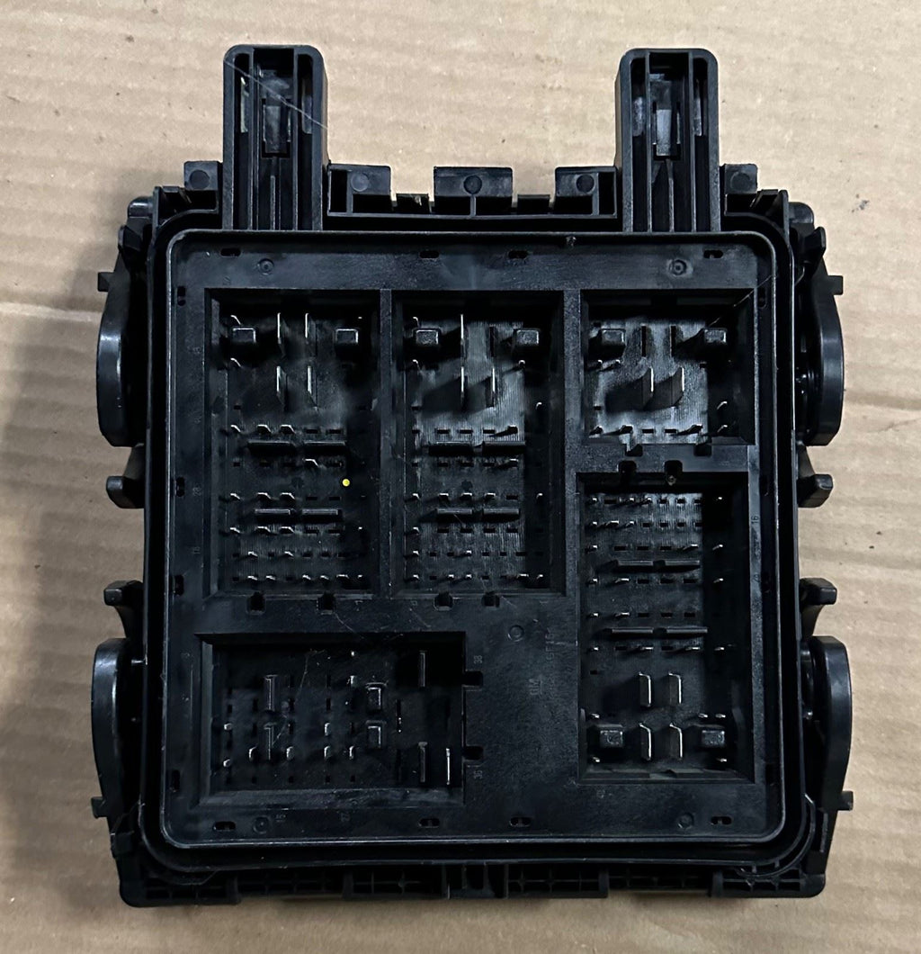 OEM | Fuse Box Fits 2015-2014 CTS GM 23278413