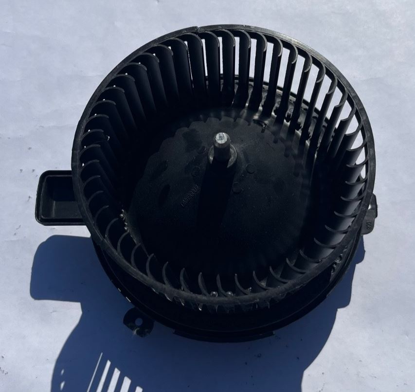 New OEM GM Blower Motor 2016-19 Cruze Volt 2017-19 Acadia 2016-19 Volt 84541461
