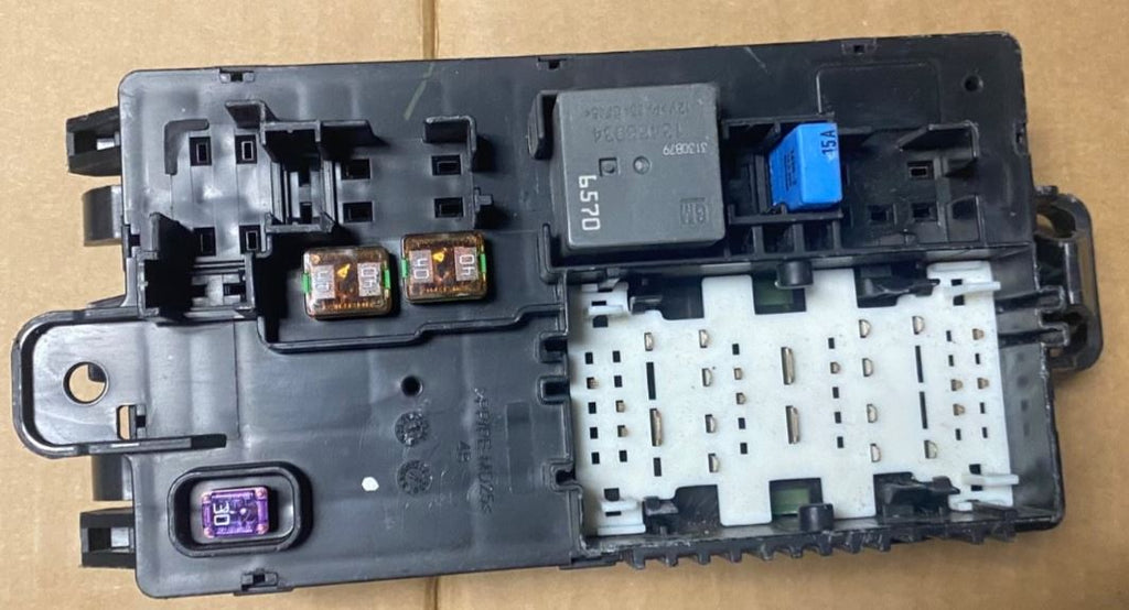 OEM | Fuse & Relay Box Wiring Junction Fits 2023-2025 Sierra GM 87832675