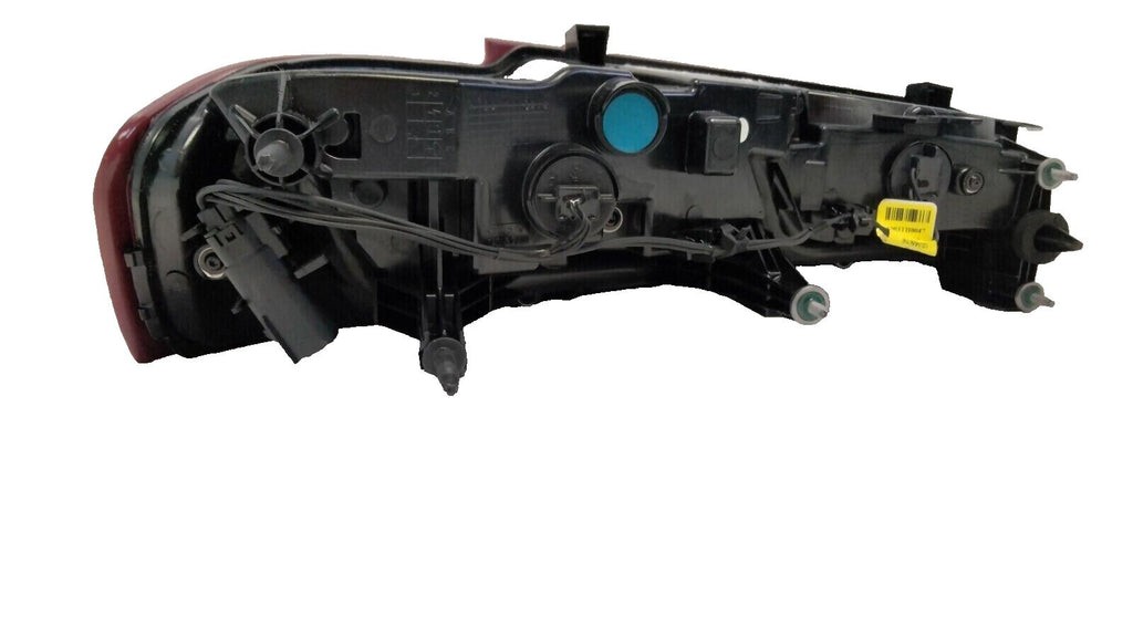 OEM 2016-2018 Chevrolet Camaro Passenger Side Tail Light LED 23416448