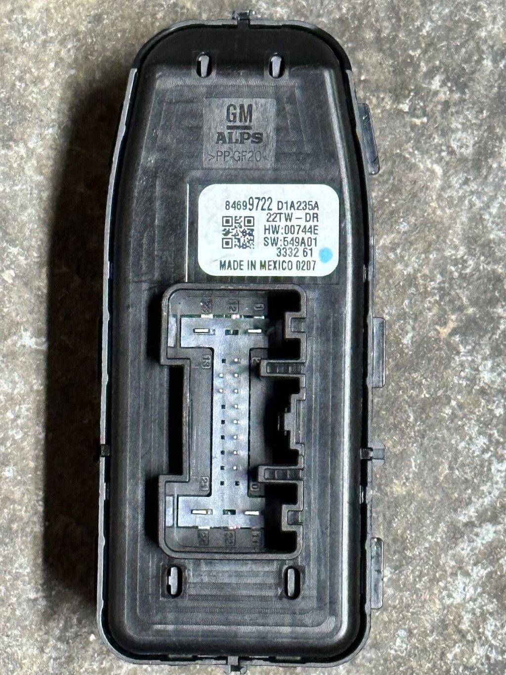 GM Genuine Parts 84699722 Door Window Switch 19 - 24 GM Chevy Trucks