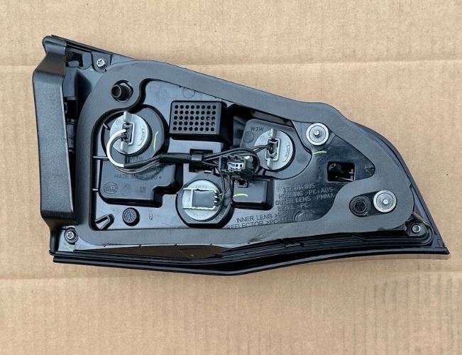 OEM | Tail Light Passenger Side Fits 2022-2024 Equinox GM 85132590