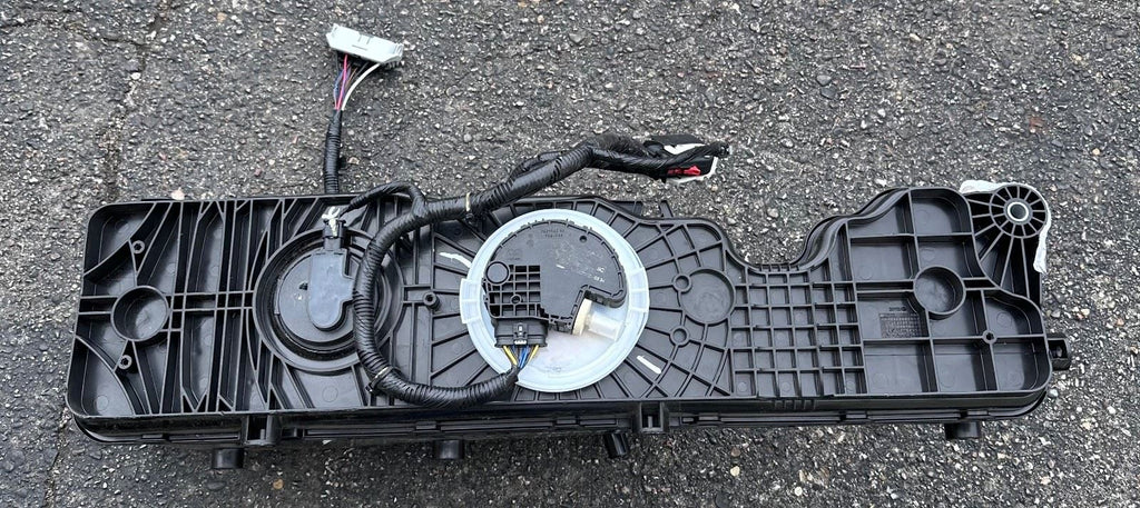 OEM | DEF Pump and Tank fits Silverado 2017 - 2019  84620944