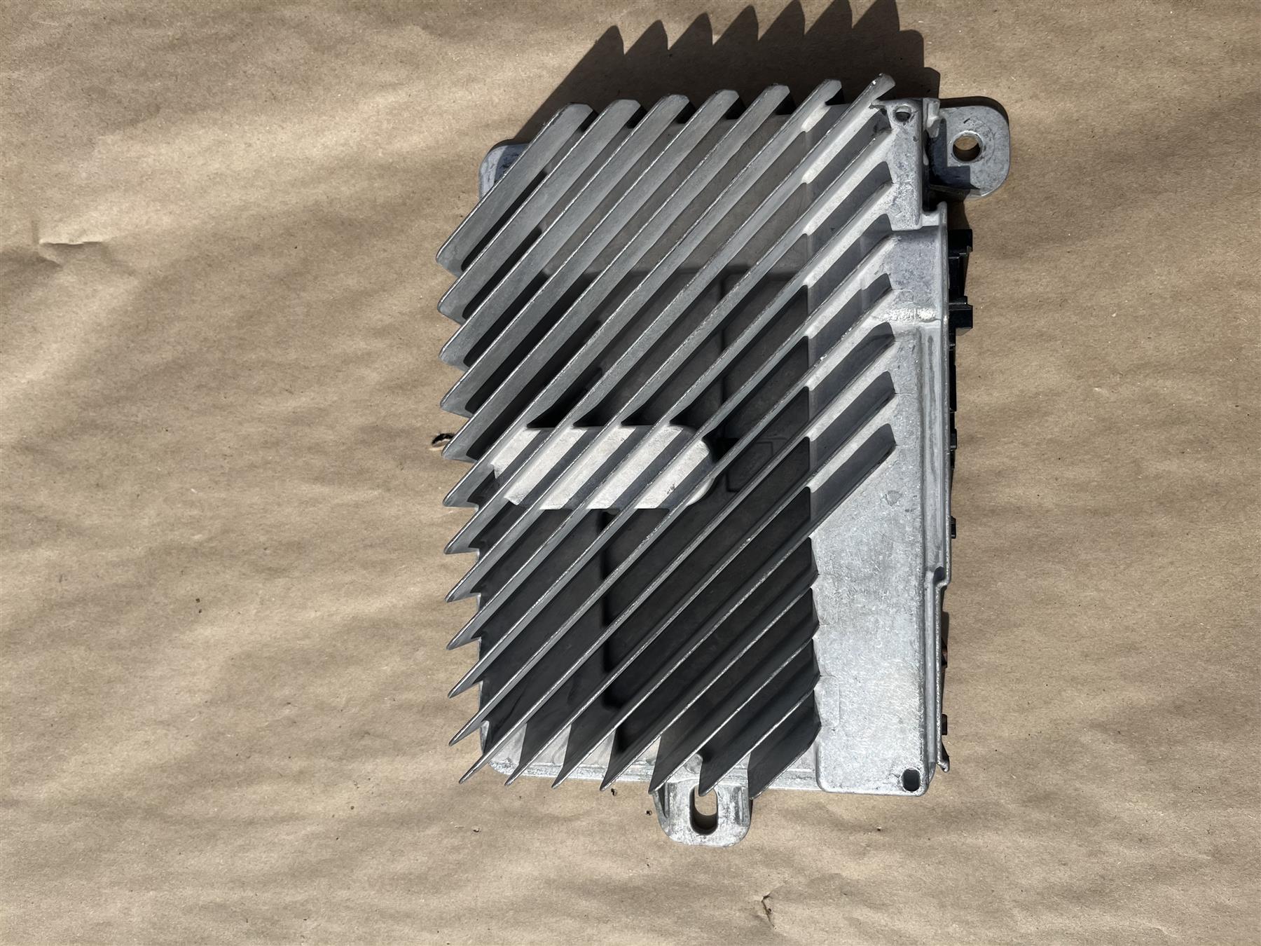 Genuine GM Radio Speaker Amplifier 84832892 Cadillac Chevy GMC OEM Sound System