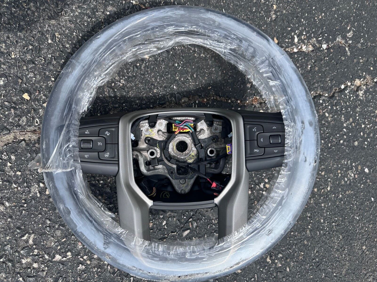 OEM | Steering Wheel fits GMC Yukon Sierra 1500  2019-2021 84945912