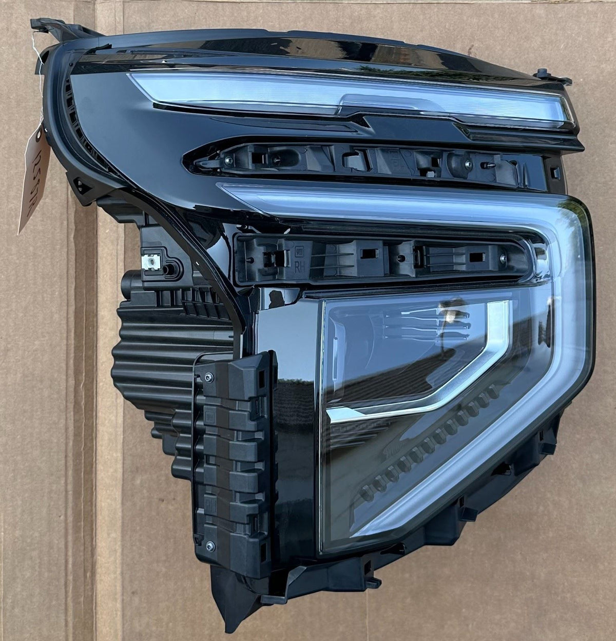 OEM GM Passenger Side RH Headlight Assembly 85717175 | Chevy Tahoe & Suburban
