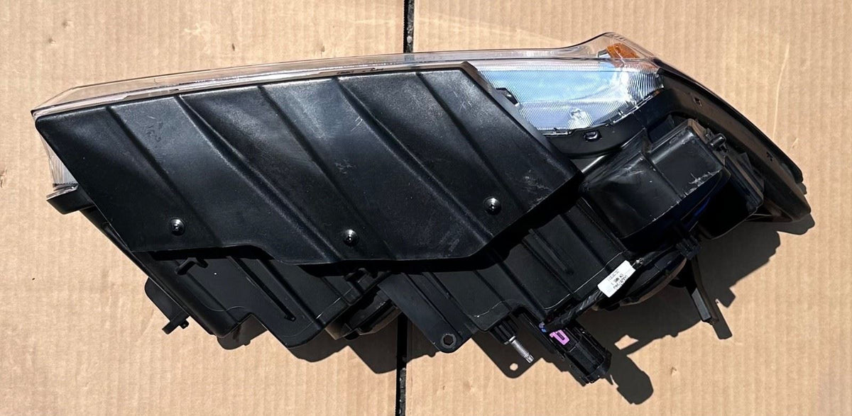 OEM | Headlight Assembly Driver Side 2013-2016 Chevrolet Trax Broken Tab/s