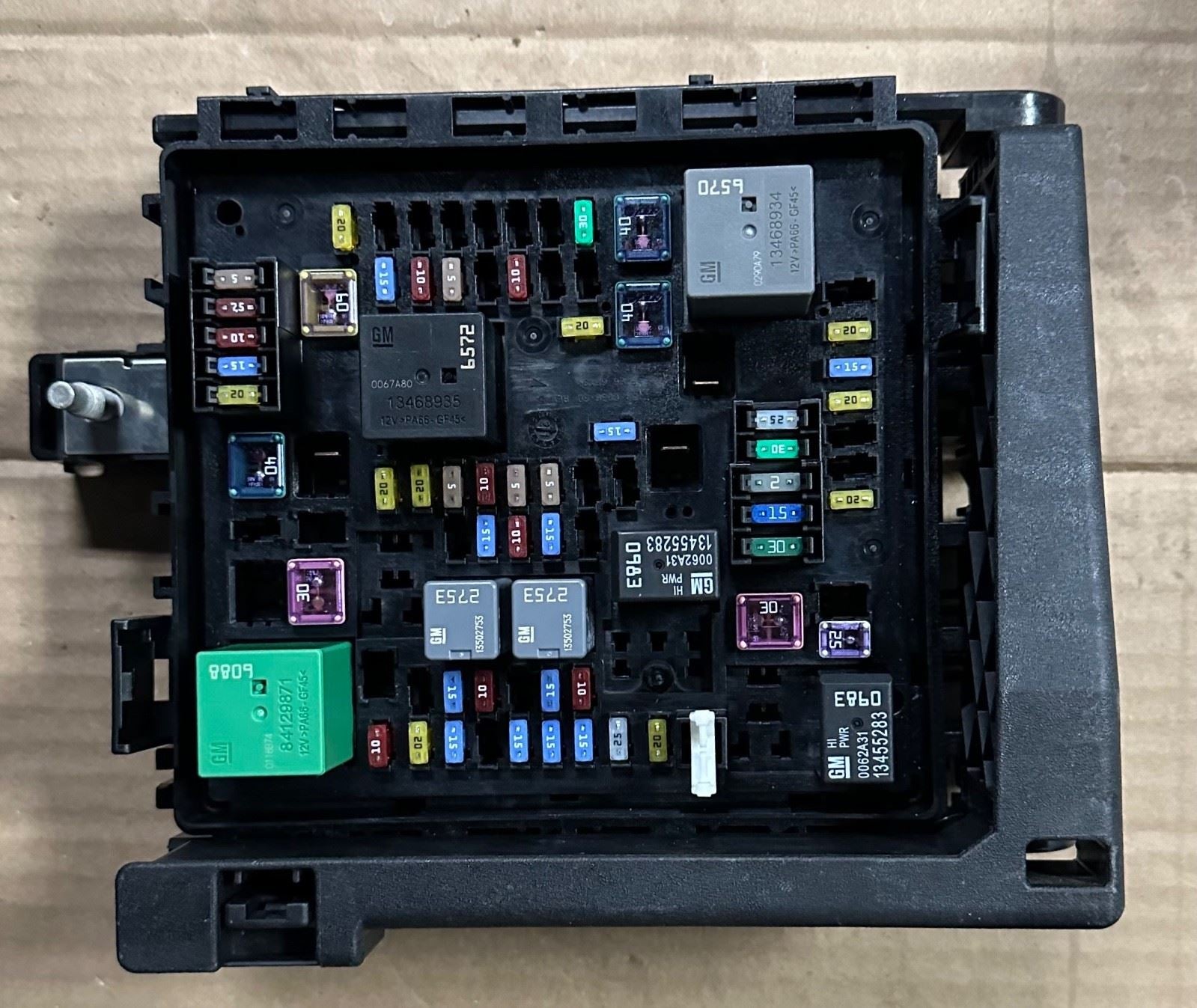 OEM | Fuse Box Fits 2020-2019 Enclave, Traverse GM 84303340