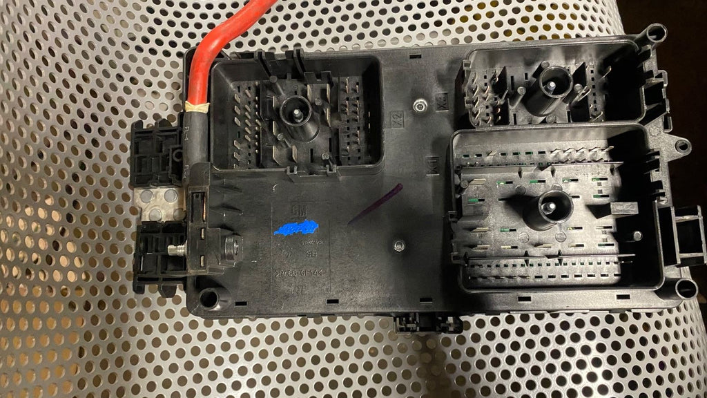 OEM | Fuse Box Relay Module Fits in 2015 XTS GM 13255300