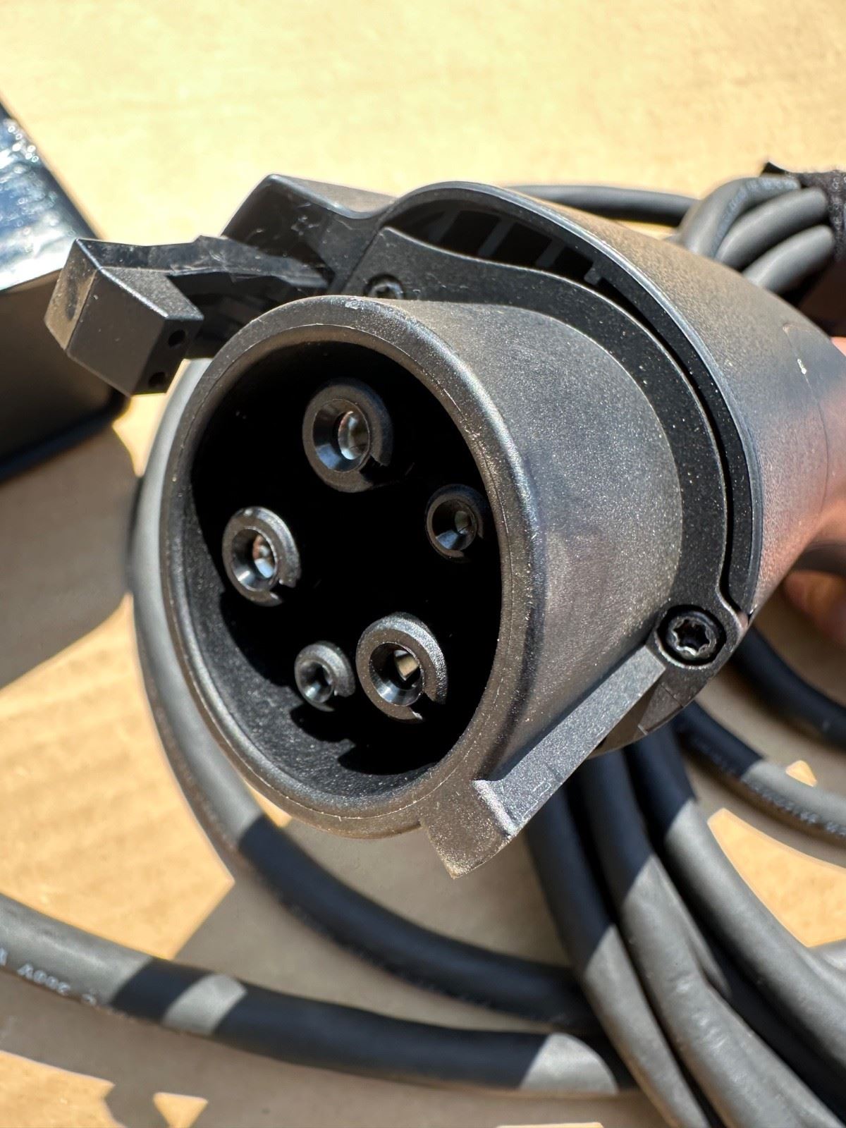 GM Power Bar Vehicle-to-Load V2L adapter EV Charger