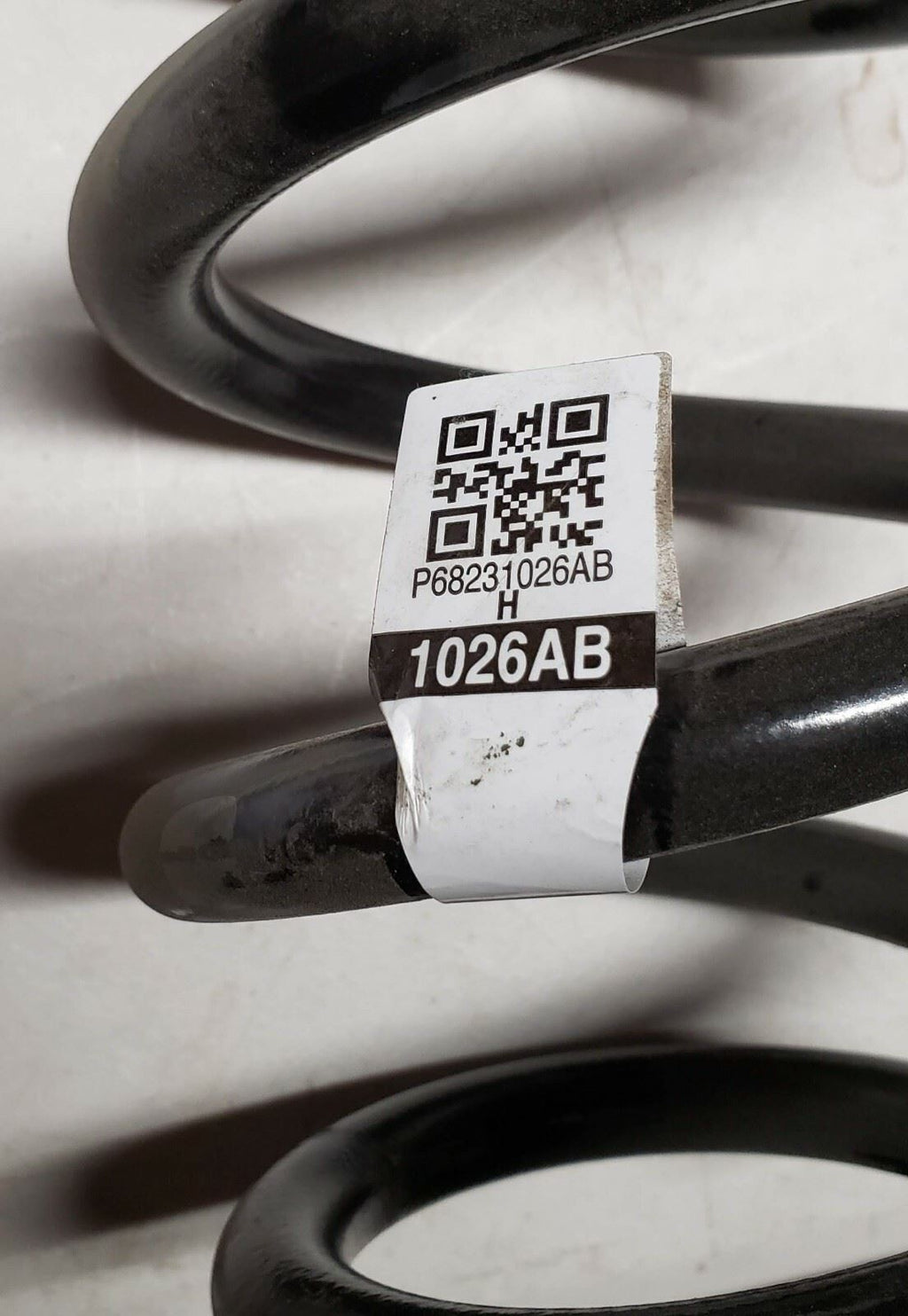 Left Rear Coil Spring 68231026AB Fits 2017-21 Chrysler Pacifica Voyager Vehicles