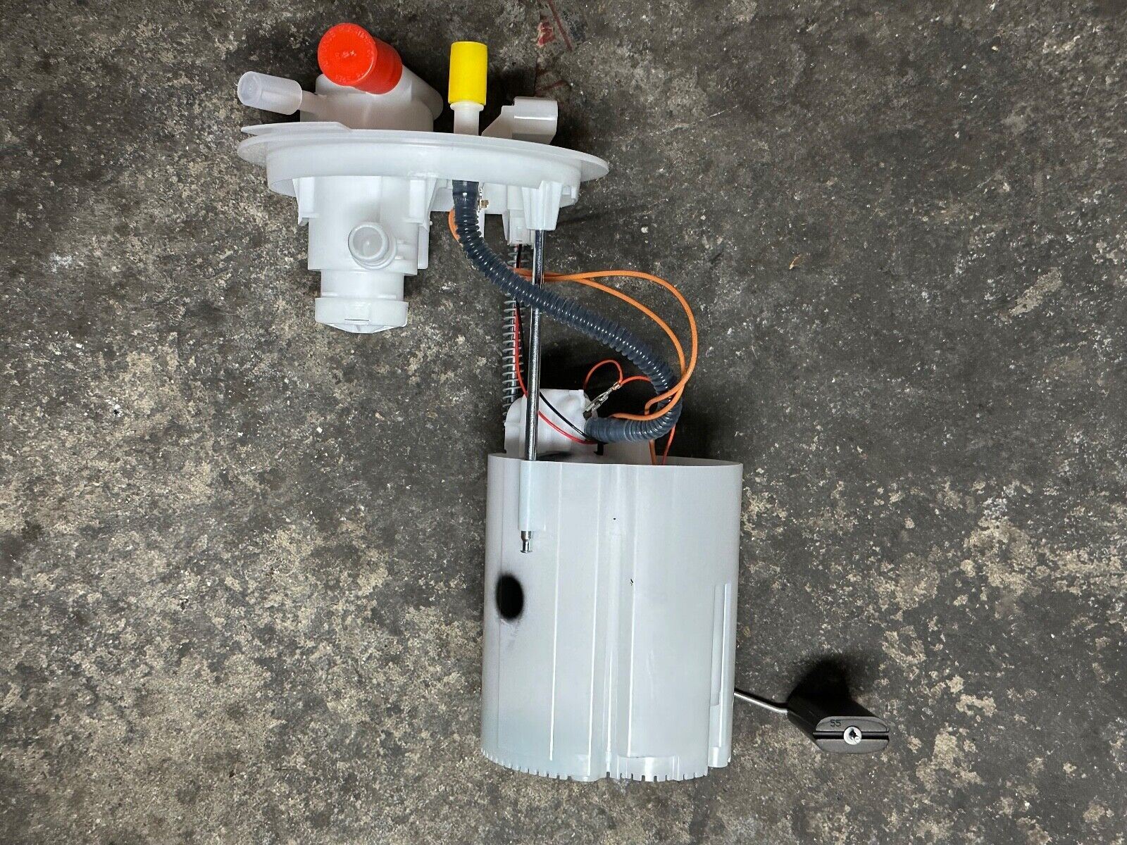 Genuine Mopar Fuel Pump/Level Unit Module Kit 68567295AA