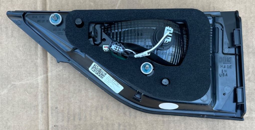 Genuine OEM | Backup Lamp Driver Side fits Chevy Traverse 2018-2021 85164976