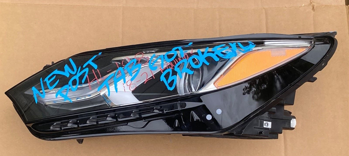 2019-2021 Chevy Silverado Driver LED Headlight 84818199 BROKEN TAB