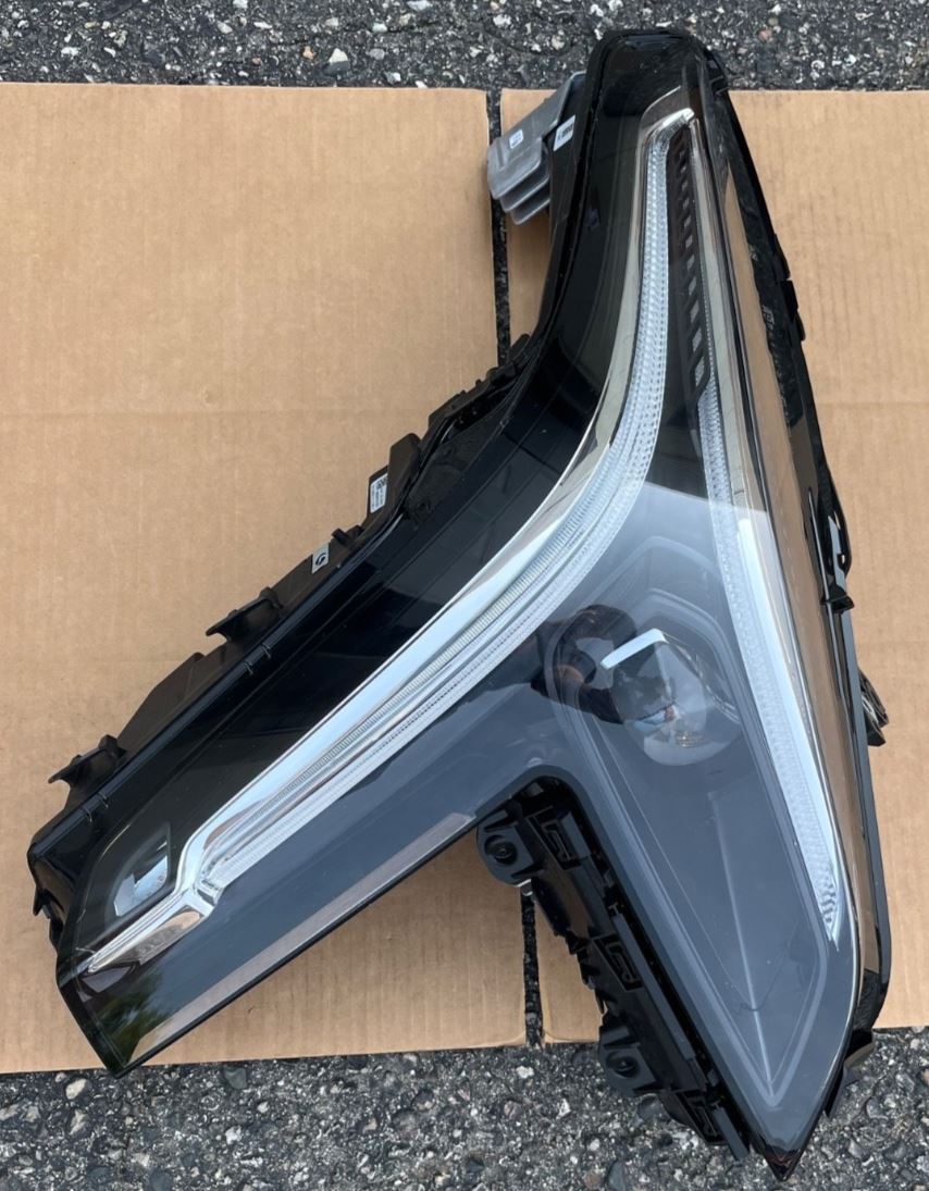 OEM | Headlight Full LED w/Cornering Lamps Right Side For 2019-2023 Cadillac XT4