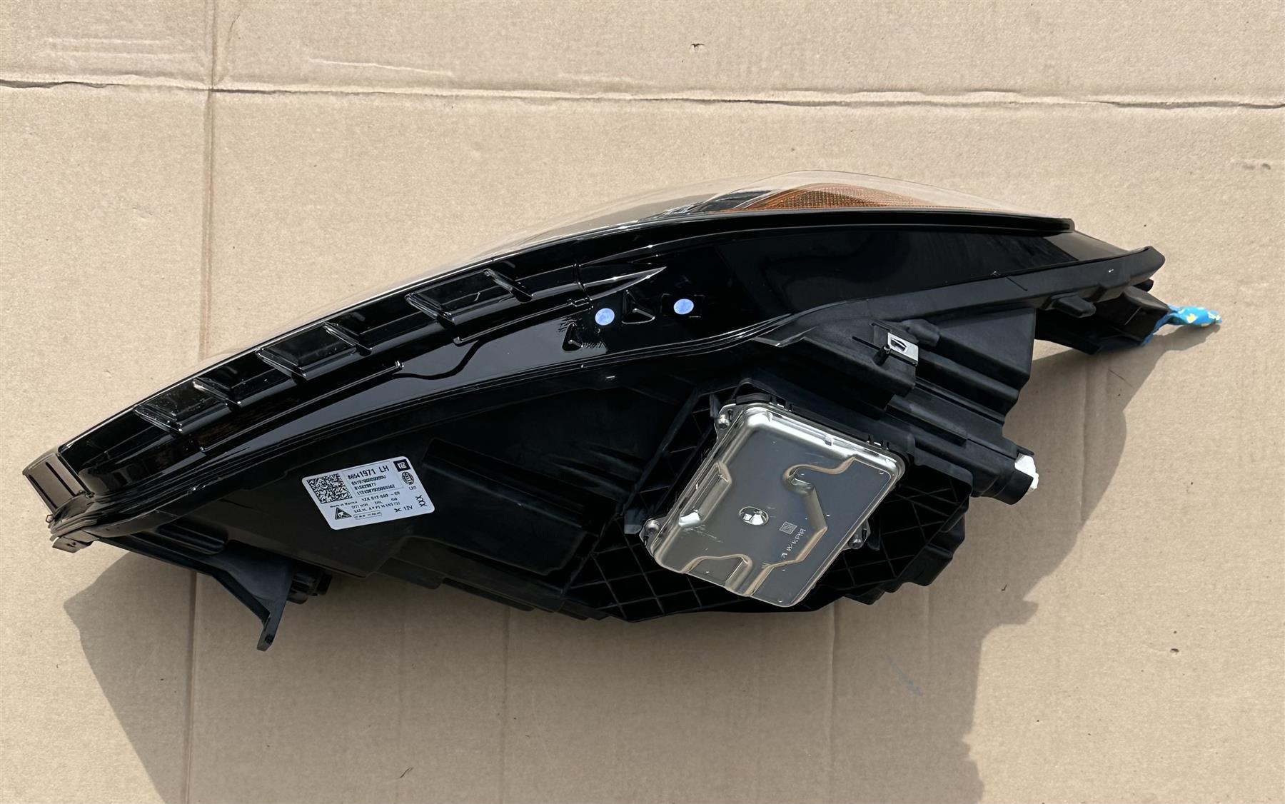 OEM General Motors Headlight 85064856 Genuine GM Front Lamp