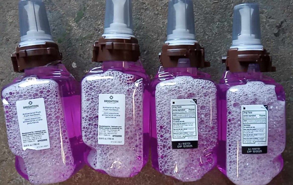 Brighton Professional™ Antibacterial Foaming Hand Wash, Plum Scent, 700 ml, 4/Ct