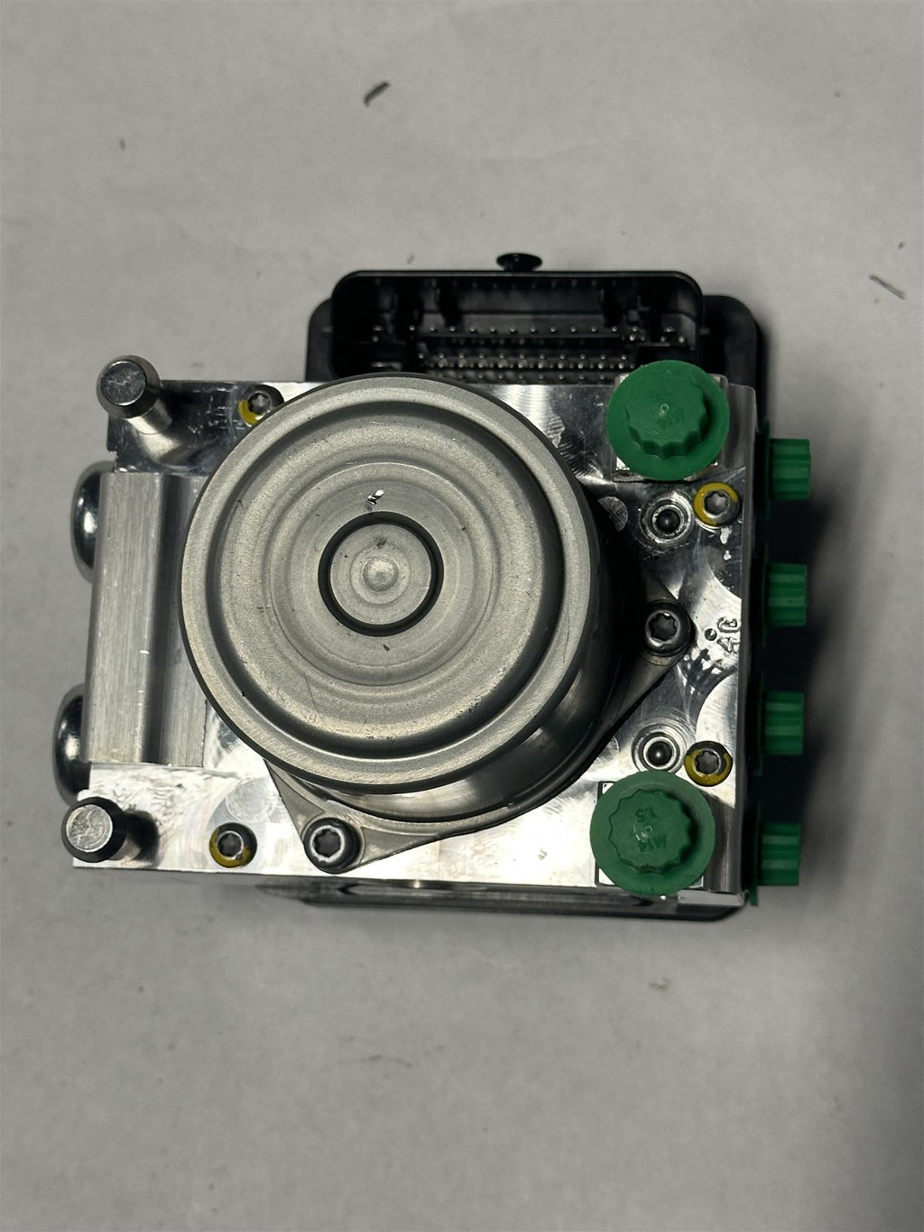 Genuine GM Electronic Brake Control Module ABS Assembly 84609552 OEM Escalade