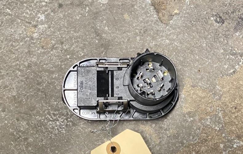 OEM | 7 pin to 4 pin Trailer Wiring Adapter fits 2015 Escalade GM 23404450