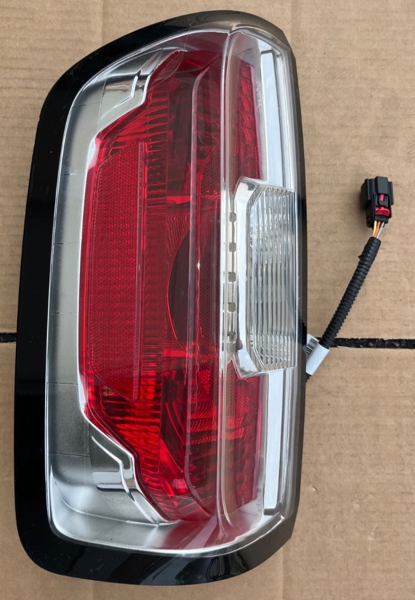 Genuine OEM | GM Rear Driver Side Stop Lamp fits GMC Canyon 15-22 84916709