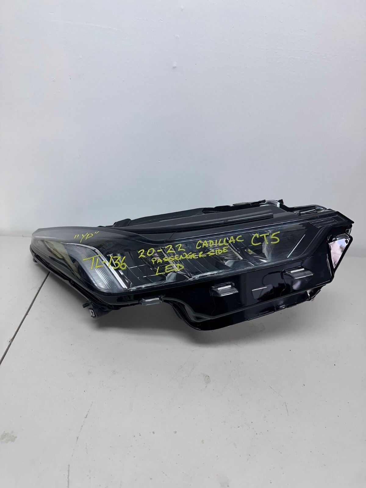 OEM | LED Headlight Assembly Passenger Side fits 20-22 CADILLAC CT5 84861521