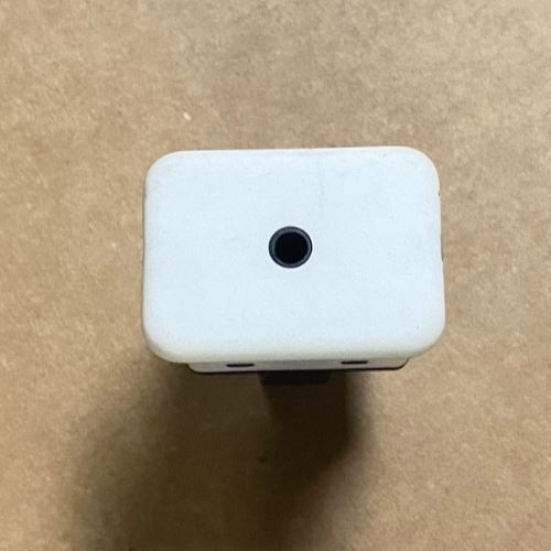 OEM | Audio Receptacle Assembly fits 2010-2011 Equinox GM 20897015