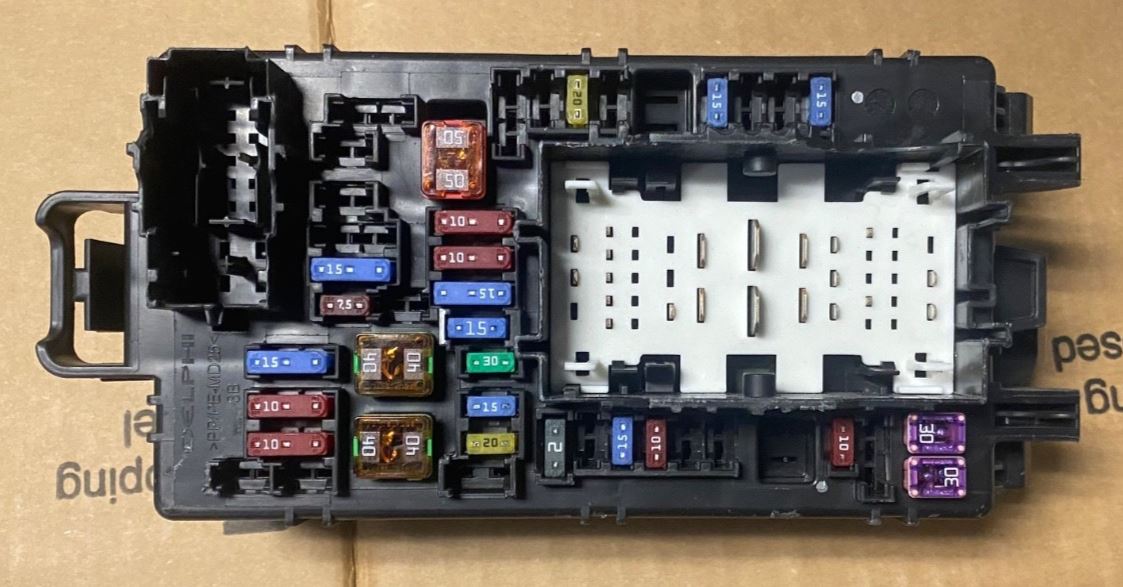 OEM | Fuse & Relay Box Wiring Junction Fits 2023-2025 Sierra GM 87832675