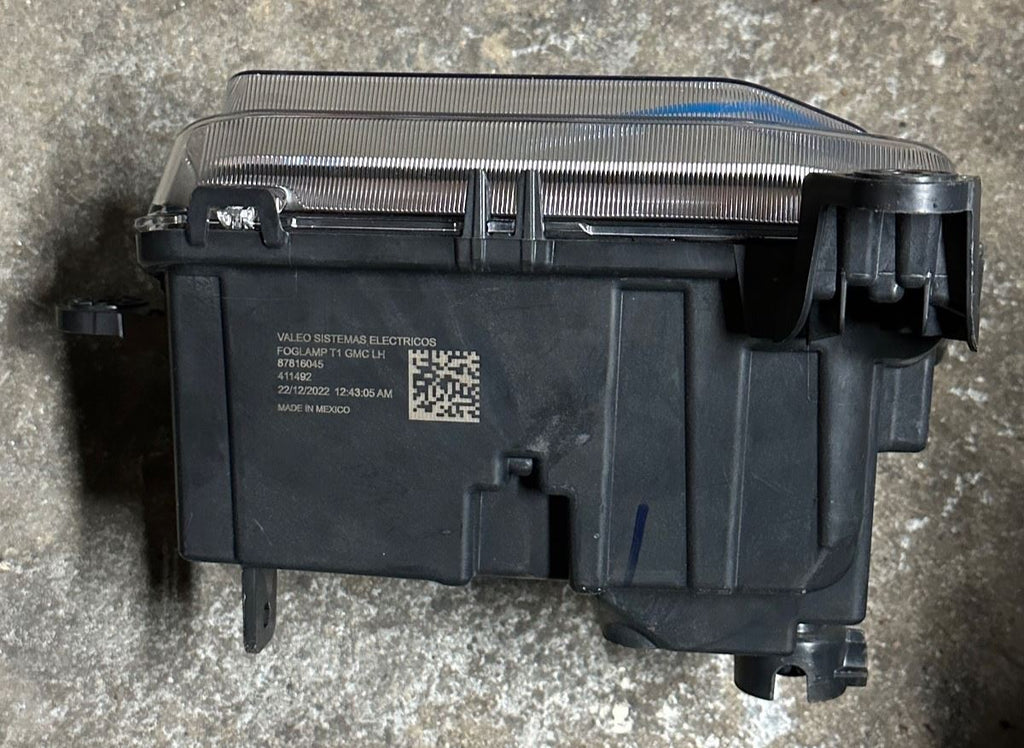 OEM |  Fog Light Assembly Driver fits 2020-2024 GMC Sierra 1500 87816045