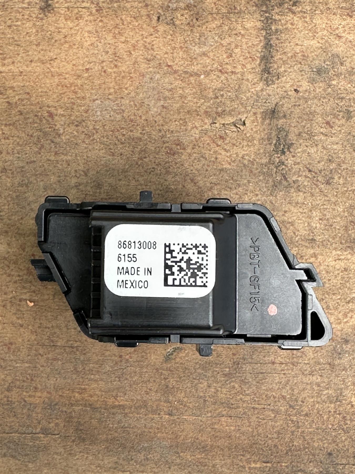 Genuine GM 86813008 Multi-Function Steering Wheel Control Switch Case of 25