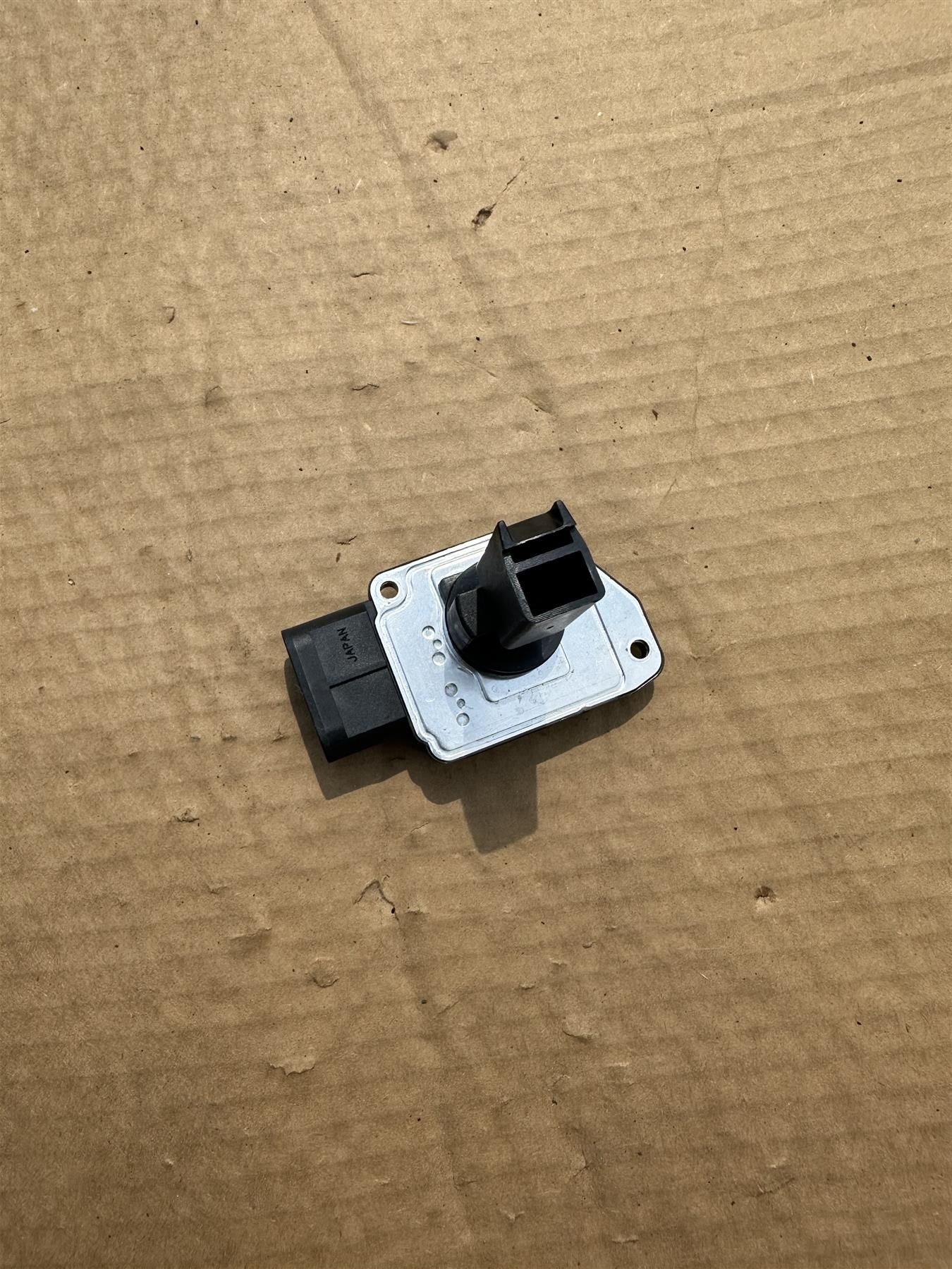 GM OEM 12579352 Mass Air Flow MAF Sensor New Other