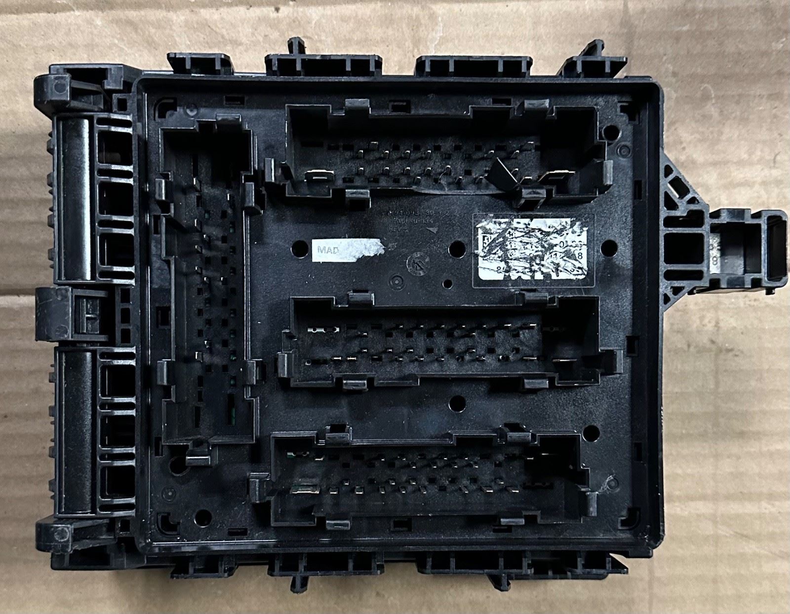 OEM | Fuse Box Fits 2020-2019 Enclave, Traverse GM 84303340