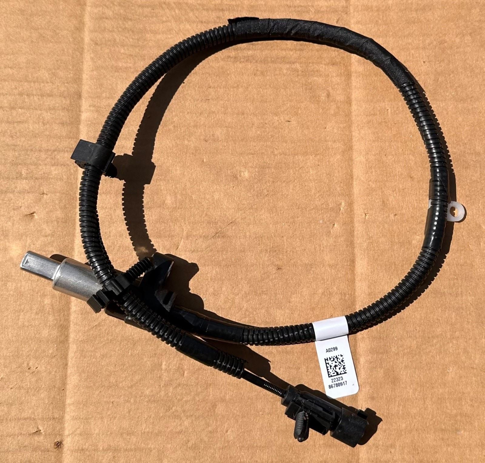 OEM | ABS Speed Sensor Rear Speed Sensor fits 19 - 25 Savana Express 86780917