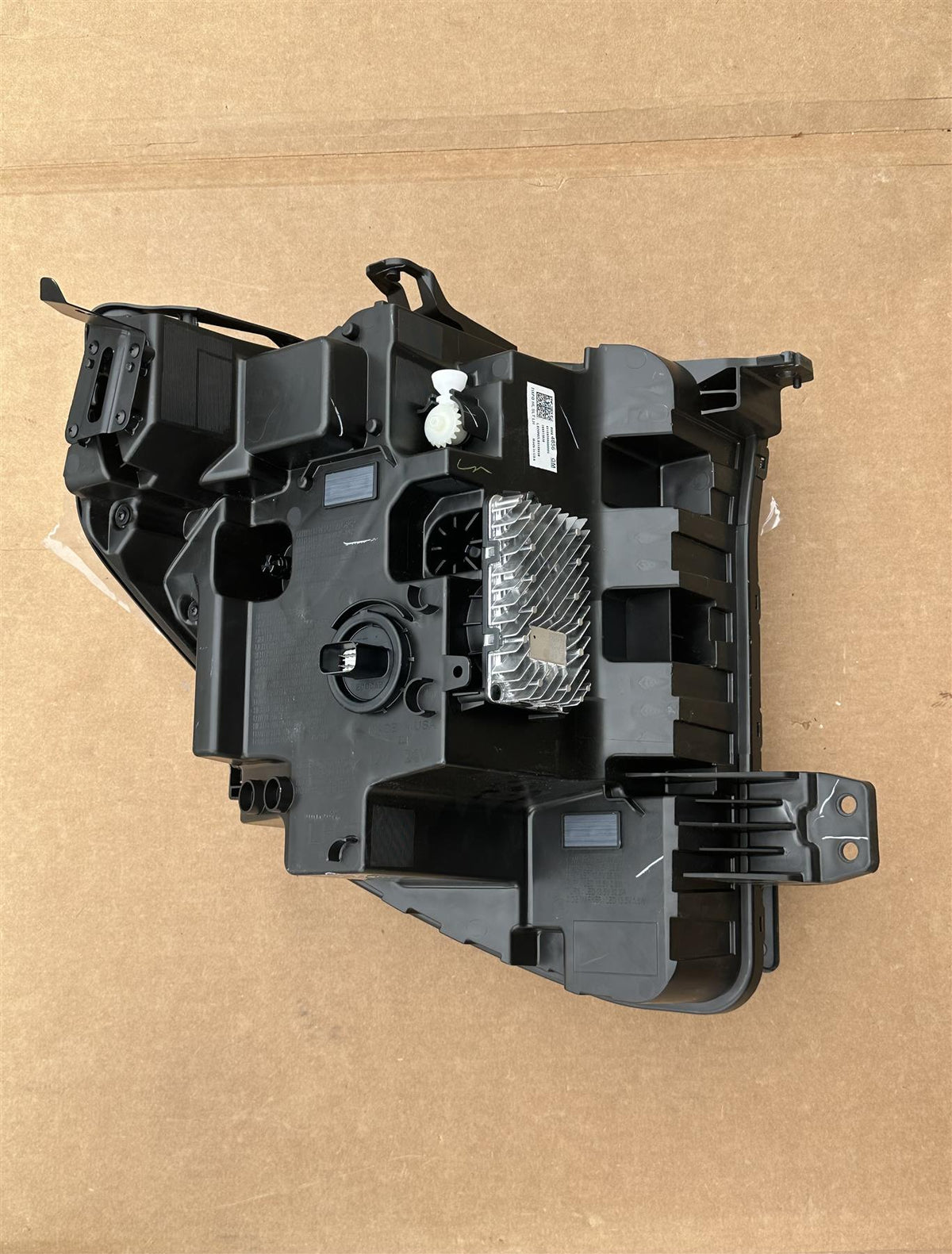 GM 85806488 - Driver Side Headlamp 2022-2026 GMC Sierra 1500