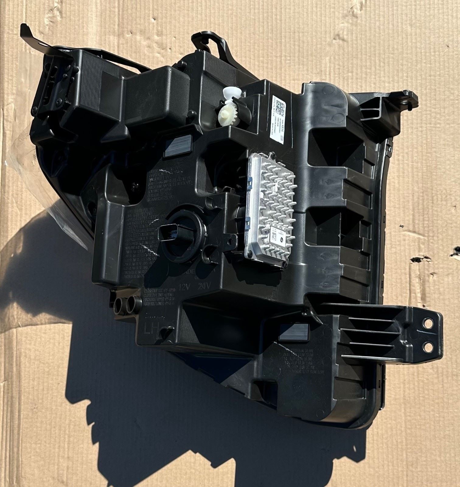 GM Front Headlamp Assembly 85064856 Driver Side - Minor Scratch - New Quality