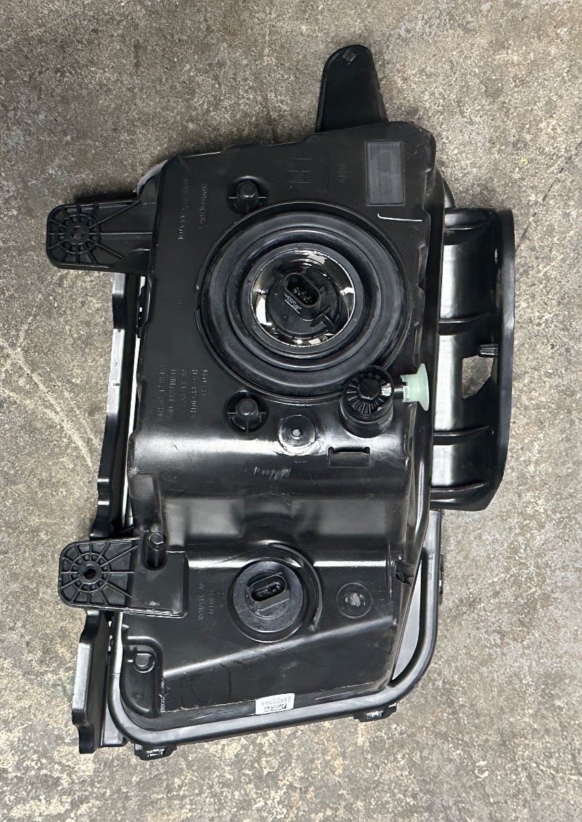 OEM | Headlight Assembly Driver fits 10 -13 Camaro 22959917