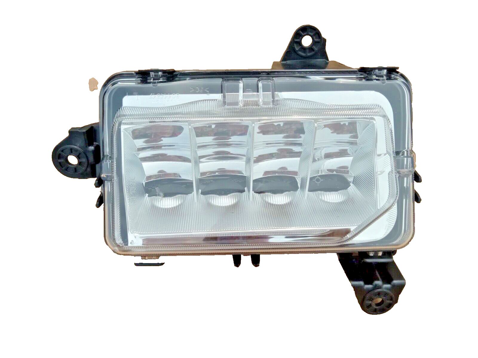 OEM 2020 GMC Sierra passenger fog light 87816047