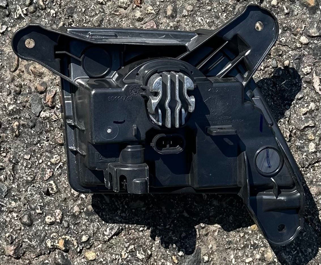 OEM | Fog Light Fits 2019-2023 Silverado 1500,2500HD,3500HD GM 87816044
