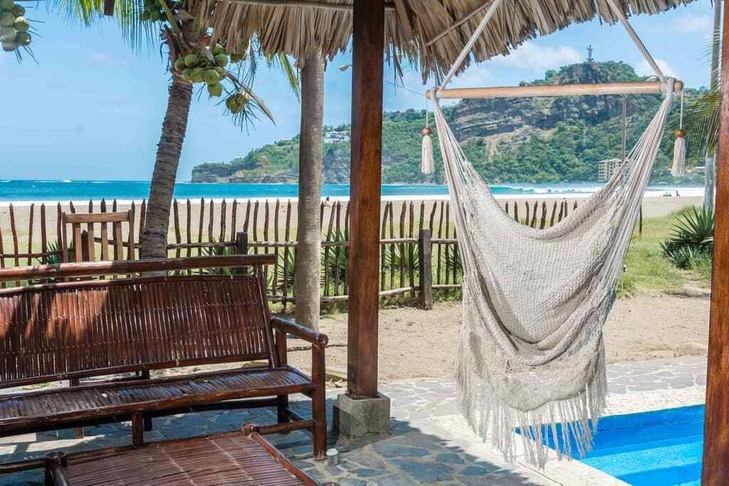 Handmade Macramé Hanging Hammock Chair in Off-White