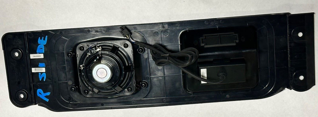GM 19435808 Tailgate Bluetooth Audio System by Kicker Right Speaker Only