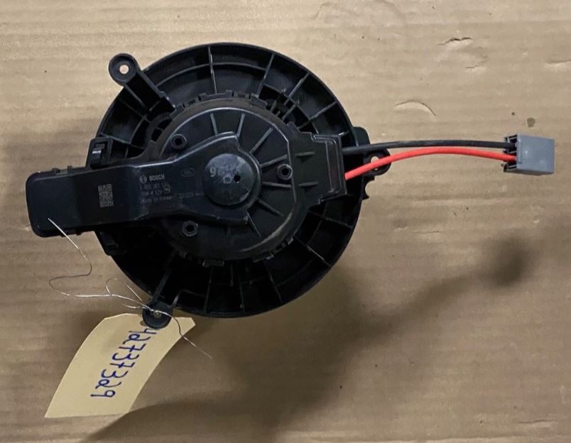 OEM  | Heater AC Blower Motor 2021-2025 Chevy Trailblazer GM 42737329
