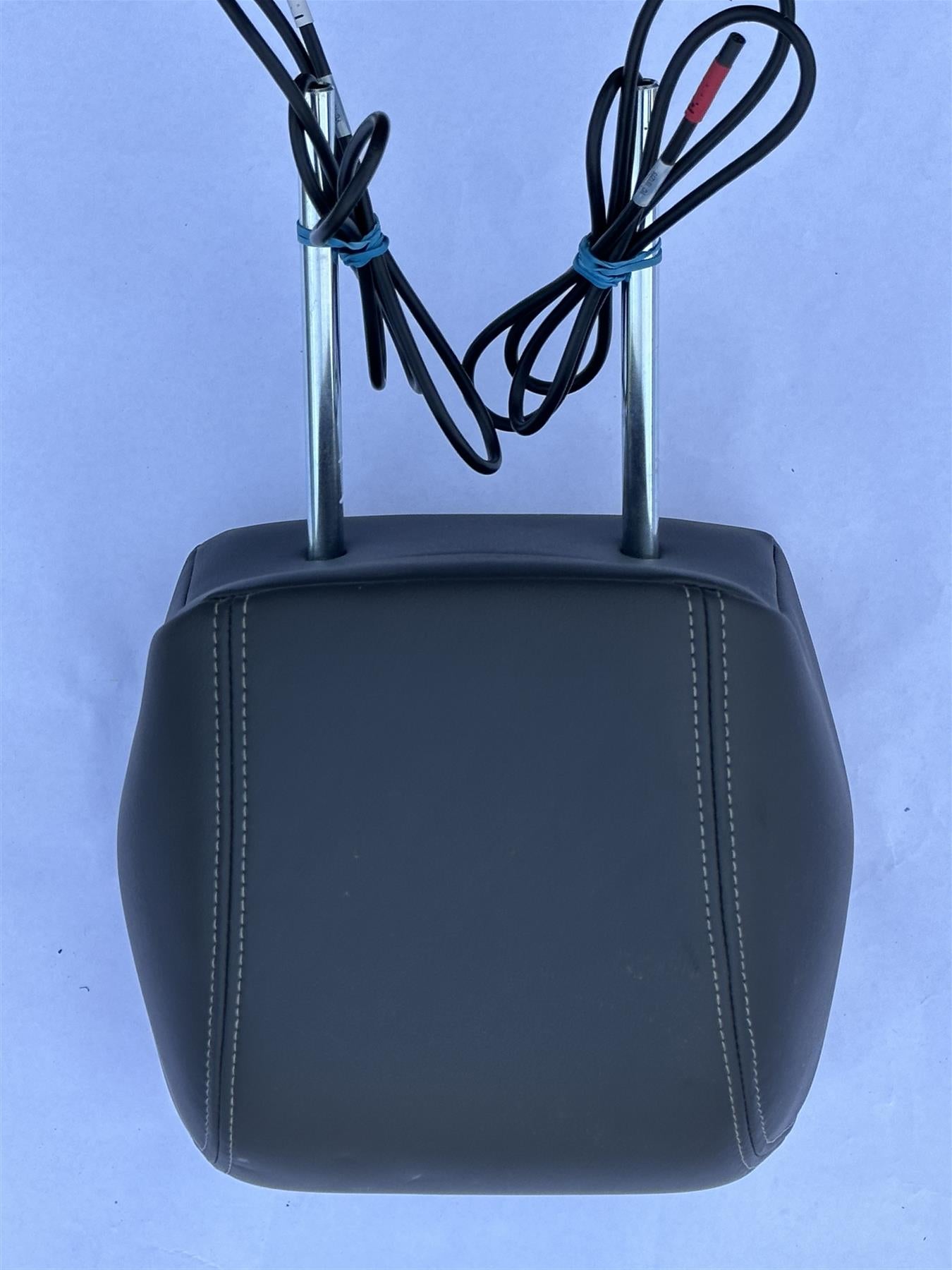 OEM GM Pair Rear Seat DVD Headrest Screen Black 23309578