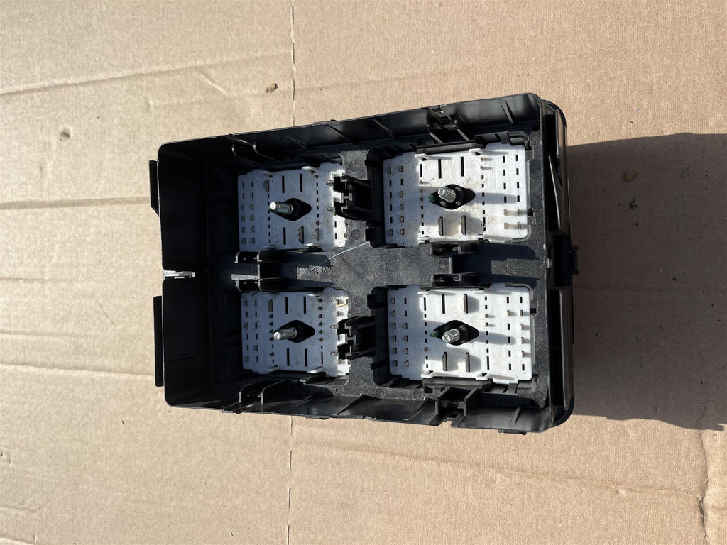 GM OEM Engine Fuse Relay Box Junction Block 86525980