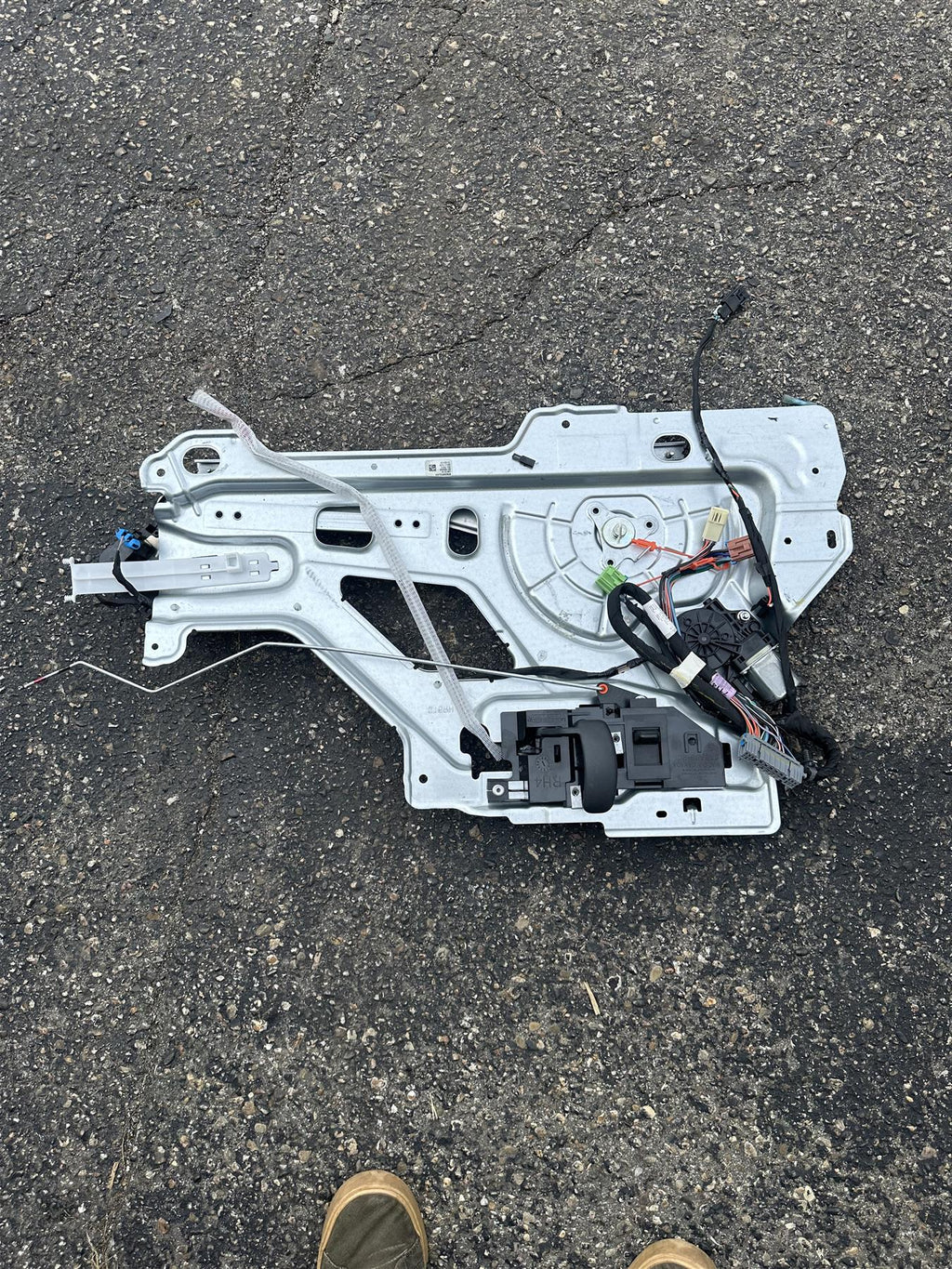 GM 86785949 Front Door Lock Window Module for Chevy Express 2003-2021